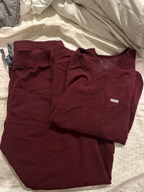 Figs scrub set